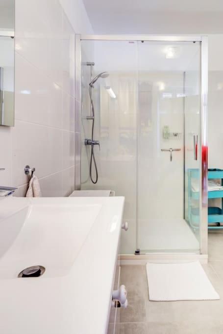 Appartement Place Des Halles Сет Екстериор снимка